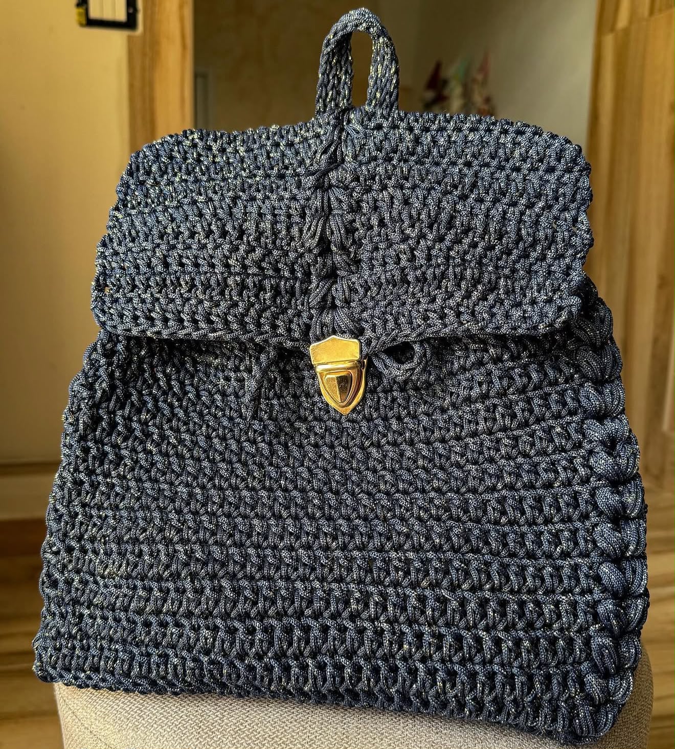 Zainetto navy all'uncinetto